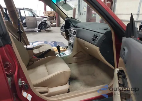 2005 Subaru Forester 2.5X z USA, uszkodzony, nr VIN JF1SG636X5H745201